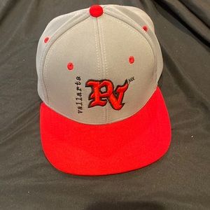 Fitted hat red